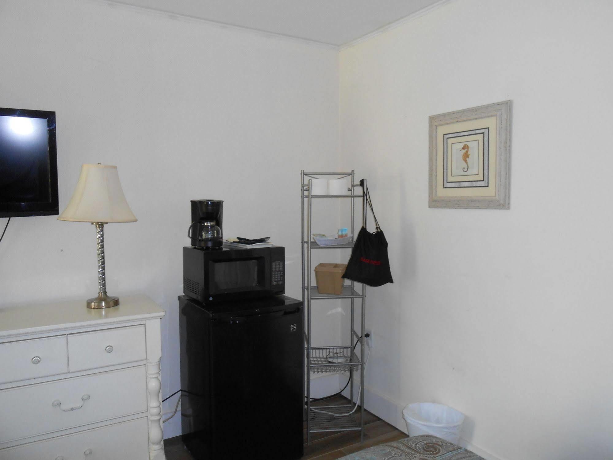 شاطئ بيثاني Meris Gardens B&B المظهر الخارجي الصورة