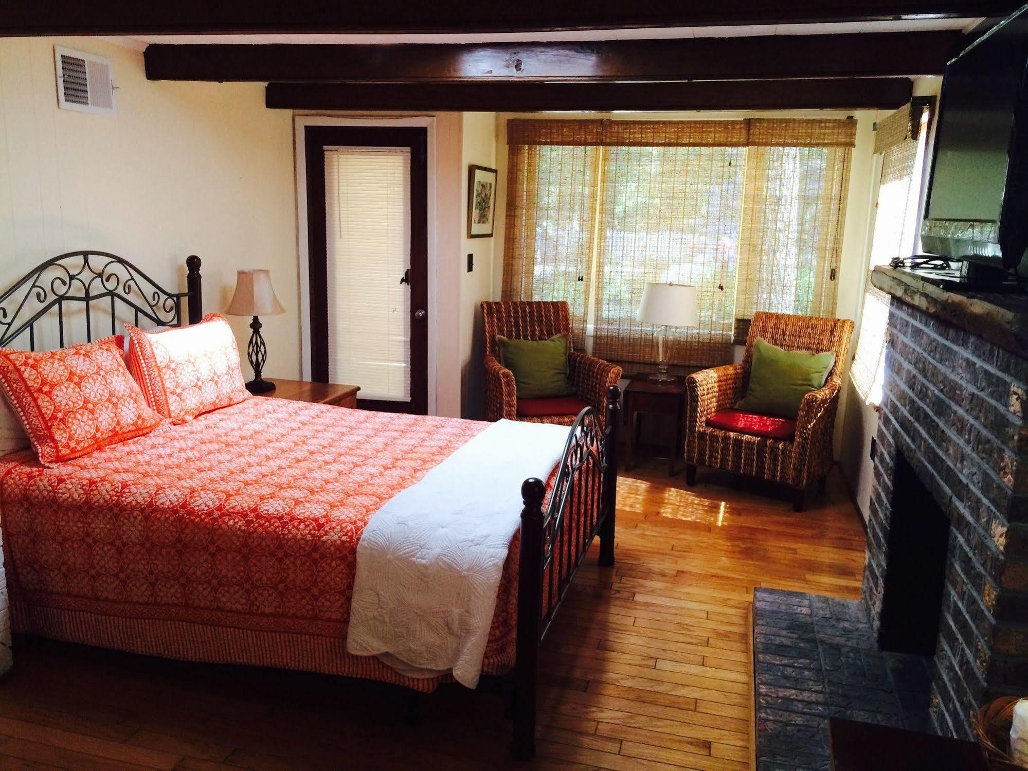 شاطئ بيثاني Meris Gardens B&B المظهر الخارجي الصورة