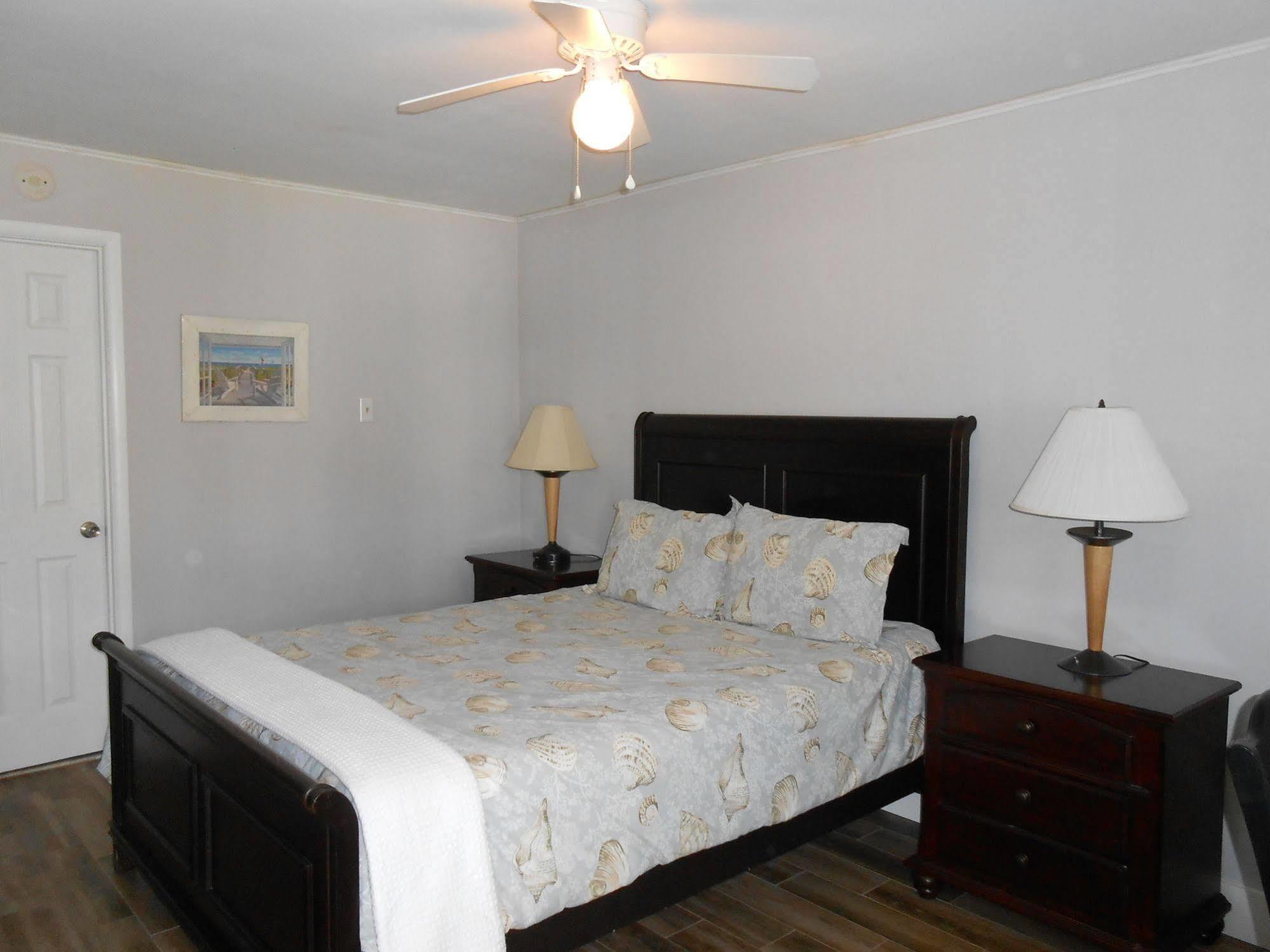 شاطئ بيثاني Meris Gardens B&B المظهر الخارجي الصورة